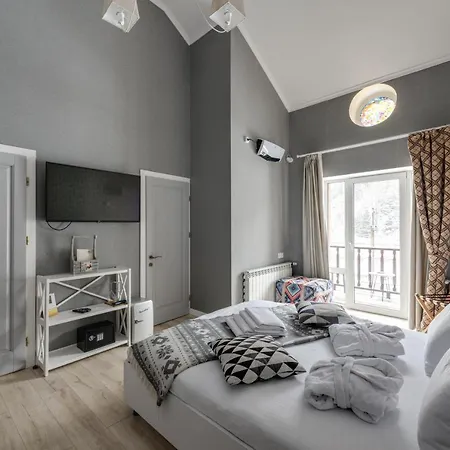 клуб яремчанський Hotel Jaremtsche