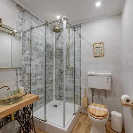 клуб яремчанський Hotel *